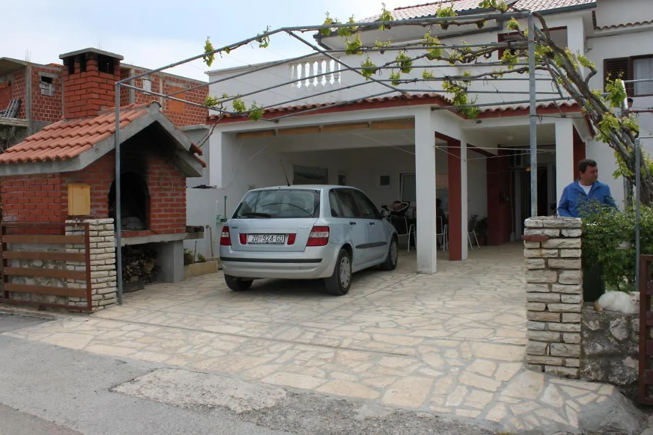 Apartments With A Parking Space Ljubac, Zadar - 6141 Razanac